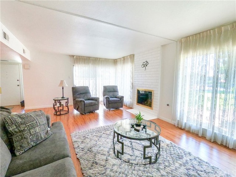 Photo 15 of 32 - 1900 W Glenoaks Ave Unit C, Anaheim, CA 92801
