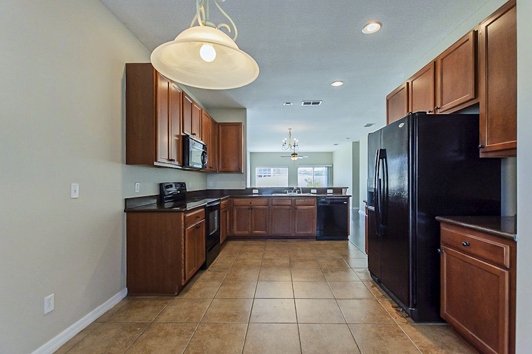 Photo 4 of 20 - 1157 Maplebrook Dr, Lake Alfred, FL 33850