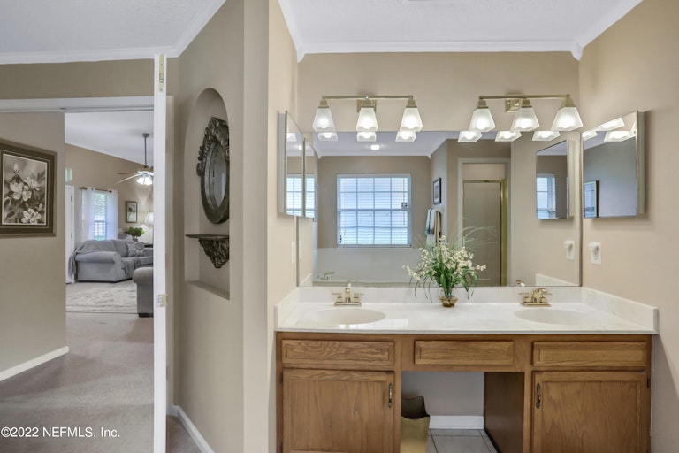 Photo 18 of 32 - 12669 Eaglesham Dr, Jacksonville, FL 32225