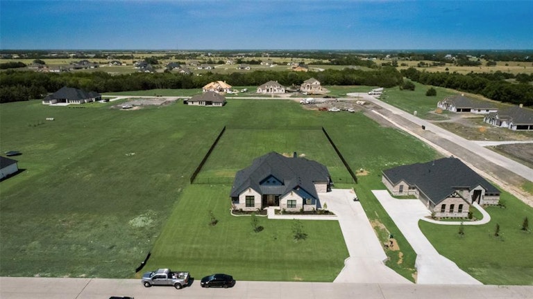 Photo 6 of 39 - 1204 Jungle Dr, Forney, TX 75126