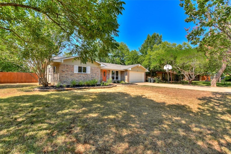 Photo 1 of 34 - 1912 Terry Ln, Georgetown, TX 78628