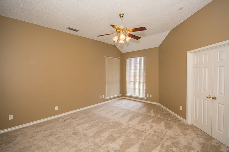 Photo 19 of 30 - 2906 Spartacus Dr, Grand Prairie, TX 75052