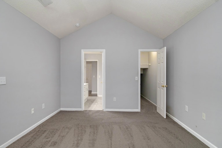 Photo 16 of 22 - 9720 Mattforest Cir, Charlotte, NC 28277