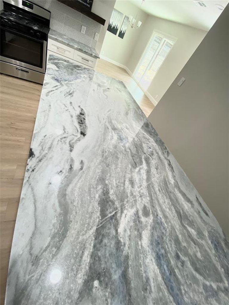 Photo 8 of 25 - 4927 Hialeah Dr, Houston, TX 77092