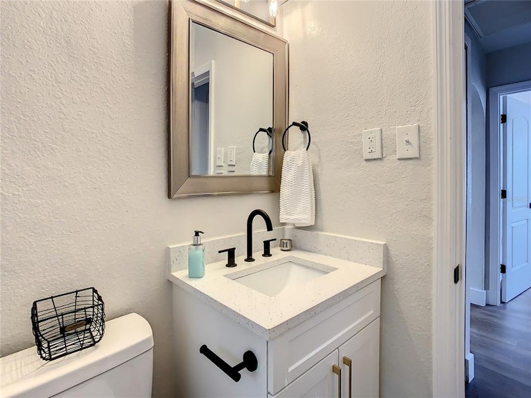 Photo 23 of 26 - 420 40th St S, Saint Petersburg, FL 33711