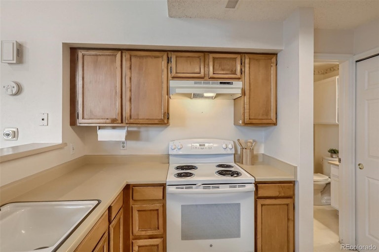 Photo 8 of 26 - 13874 E Lehigh Ave Unit D, Aurora, CO 80014