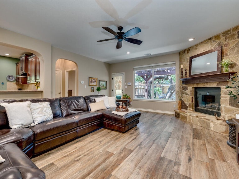 Photo 17 of 40 - 2703 Mingus Dr, Cedar Park, TX 78613