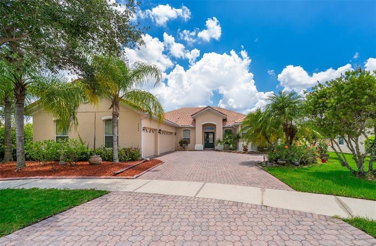 Photo 1 of 30 - 2580 Channel Way, Kissimmee, FL 34746