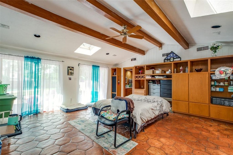 Photo 25 of 36 - 18303 Running Vine Ln, Spring, TX 77379