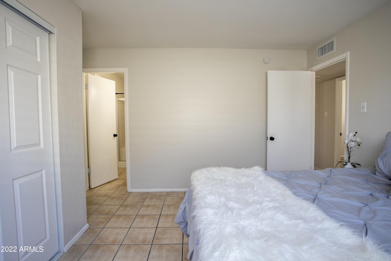 Photo 7 of 23 - 4617 W Montebello Ave, Glendale, AZ 85301