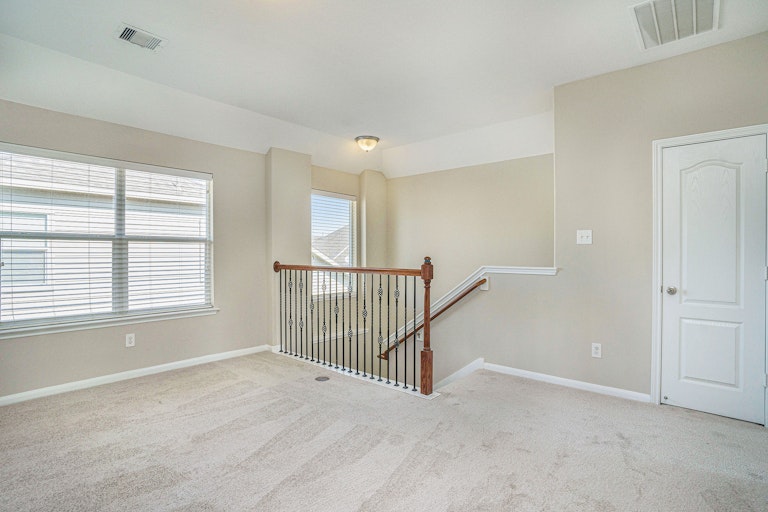 Photo 8 of 17 - 1315 Lucas St, Pearland, TX 77581