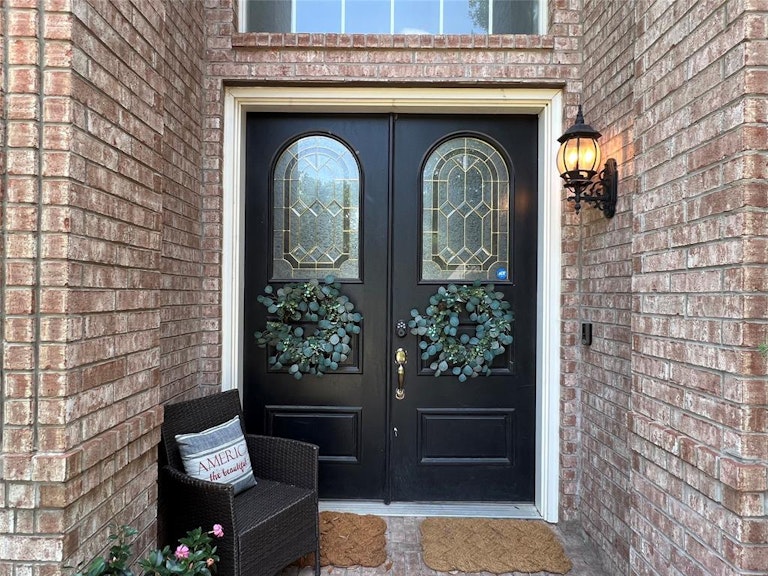 Photo 4 of 27 - 804 Ridge Crest Dr, Burleson, TX 76028