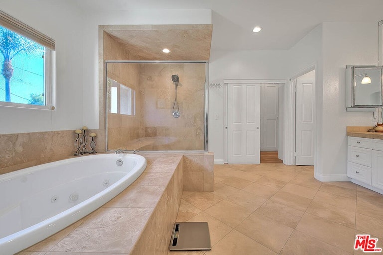 Photo 41 of 54 - 14826 Otsego St, Sherman Oaks, CA 91403