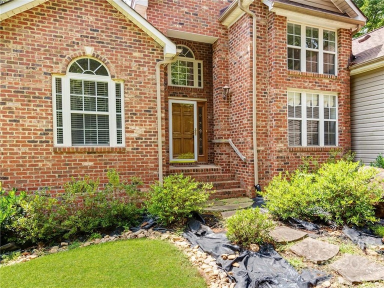 Photo 3 of 30 - 1801 Charles Raper Jonas Hwy, Mount Holly, NC 28120