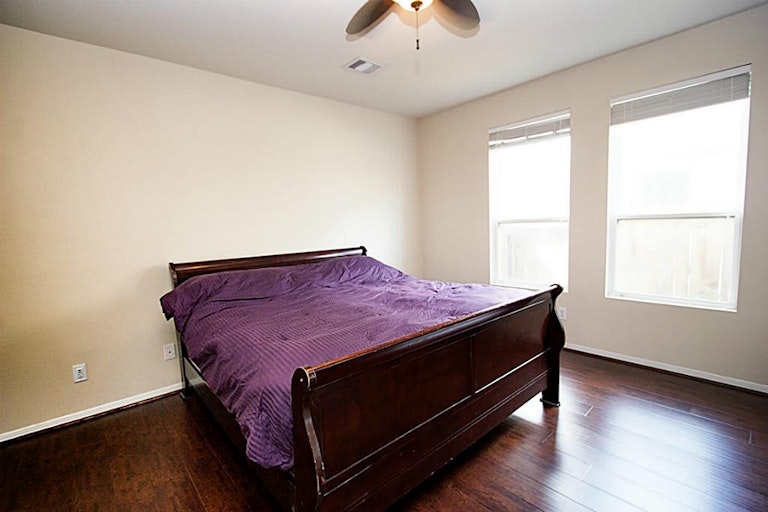 Photo 13 of 31 - 22526 Goss Spring Ct, Spring, TX 77373