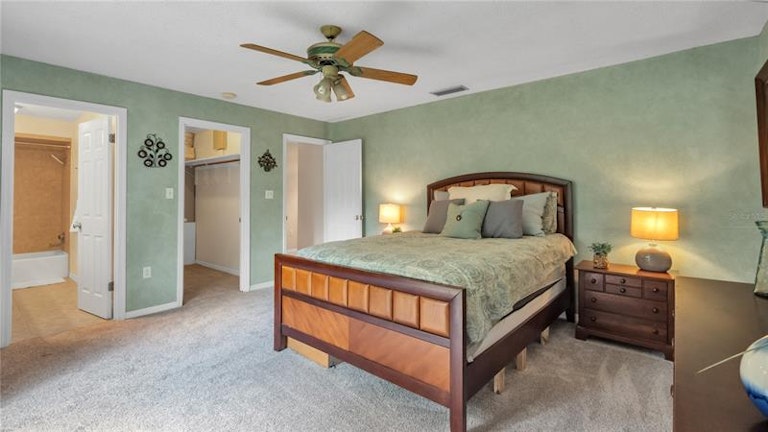 Photo 15 of 38 - 158 Oak Sq S, Lakeland, FL 33813