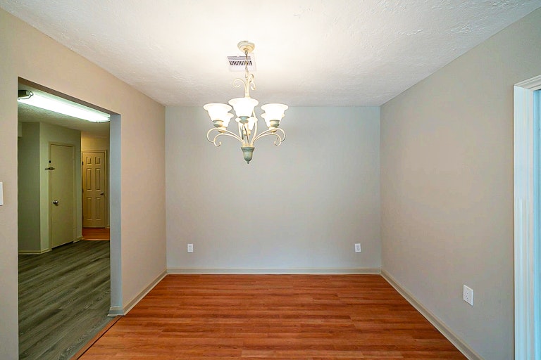 Photo 16 of 32 - 105 Greenshire Dr, League City, TX 77573