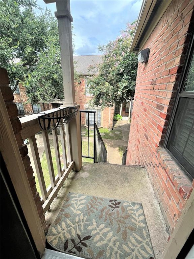 Photo 20 of 23 - 2255 Braeswood Park Dr #264, Houston, TX 77030