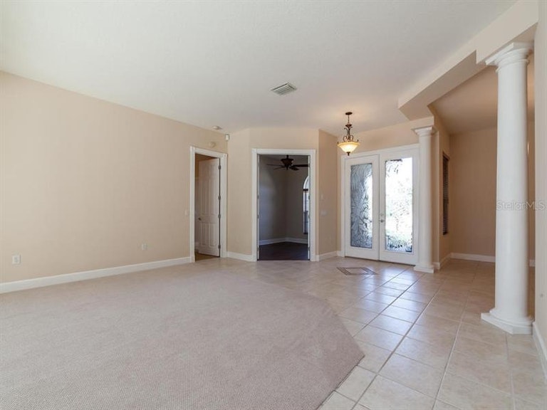Photo 5 of 25 - 534 Planters Manor Way, Bradenton, FL 34212