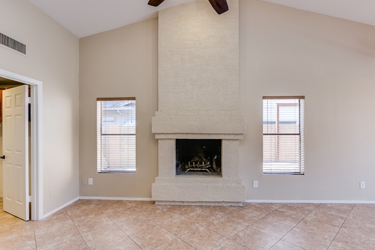 Photo 13 of 36 - 6020 W Grandview Rd, Glendale, AZ 85306
