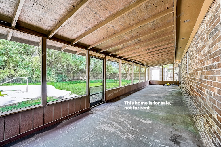 Photo 21 of 38 - 6382 Johnnie Cir W, Jacksonville, FL 32244
