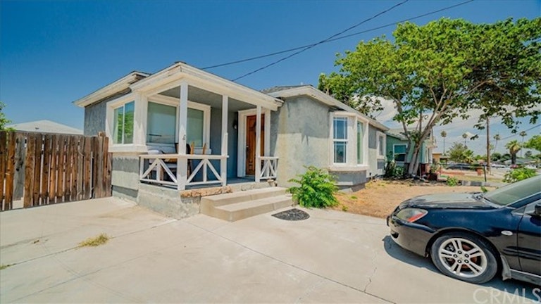Photo 4 of 26 - 17394 Grevillea St, Fontana, CA 92335