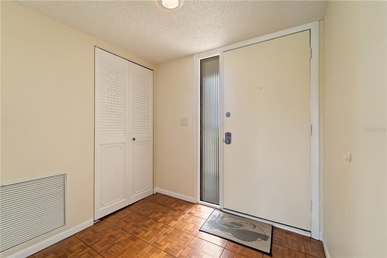 Photo 8 of 41 - 3518 Richwood Link #52, Sarasota, FL 34235