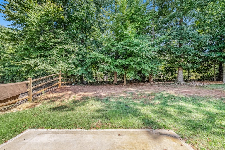 Photo 14 of 20 - 5034 Acorn Forest Ln, Charlotte, NC 28269