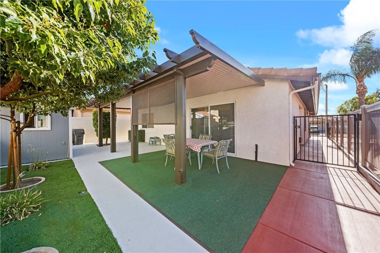 Photo 24 of 35 - 28350 Avenida Francesca, Menifee, CA 92585