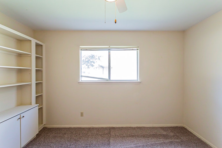 Photo 16 of 19 - 4122 Modena Dr, San Antonio, TX 78218