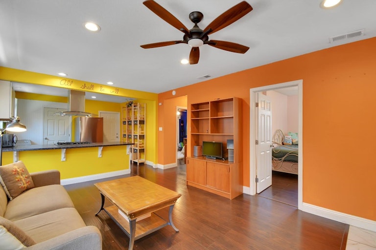 Photo 13 of 28 - 3406 40th St, Sacramento, CA 95817
