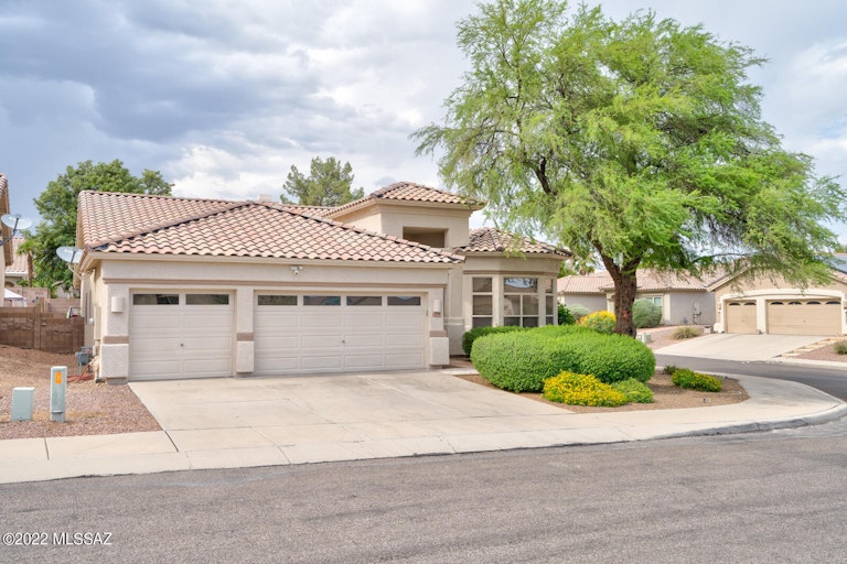Photo 1 of 42 - 2264 W Noble Heights Dr, Tucson, AZ 85742