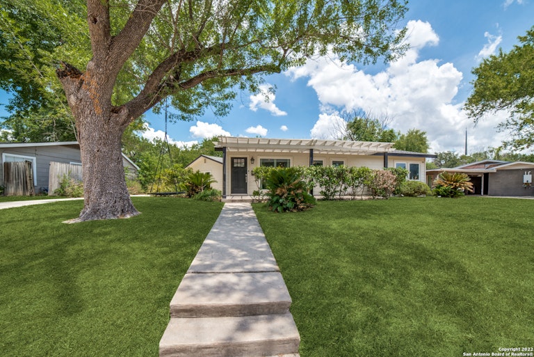 Photo 1 of 27 - 837 Canterbury Hill St, San Antonio, TX 78209
