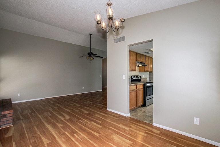 Photo 11 of 19 - 959 W Osage Ave, Mesa, AZ 85210