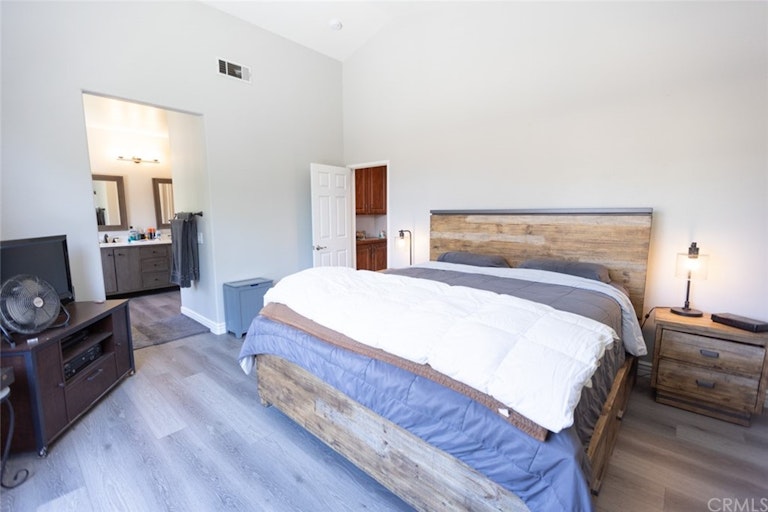Photo 16 of 25 - 1480 Cherrywood Cir, Corona, CA 92881