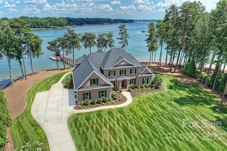 Photo 1 of 48 - 211 Quaker Rd, Mooresville, NC 28117