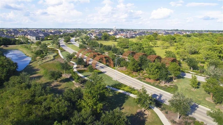 Photo 7 of 15 - 6602 Mirabeau Ln, Katy, TX 77493