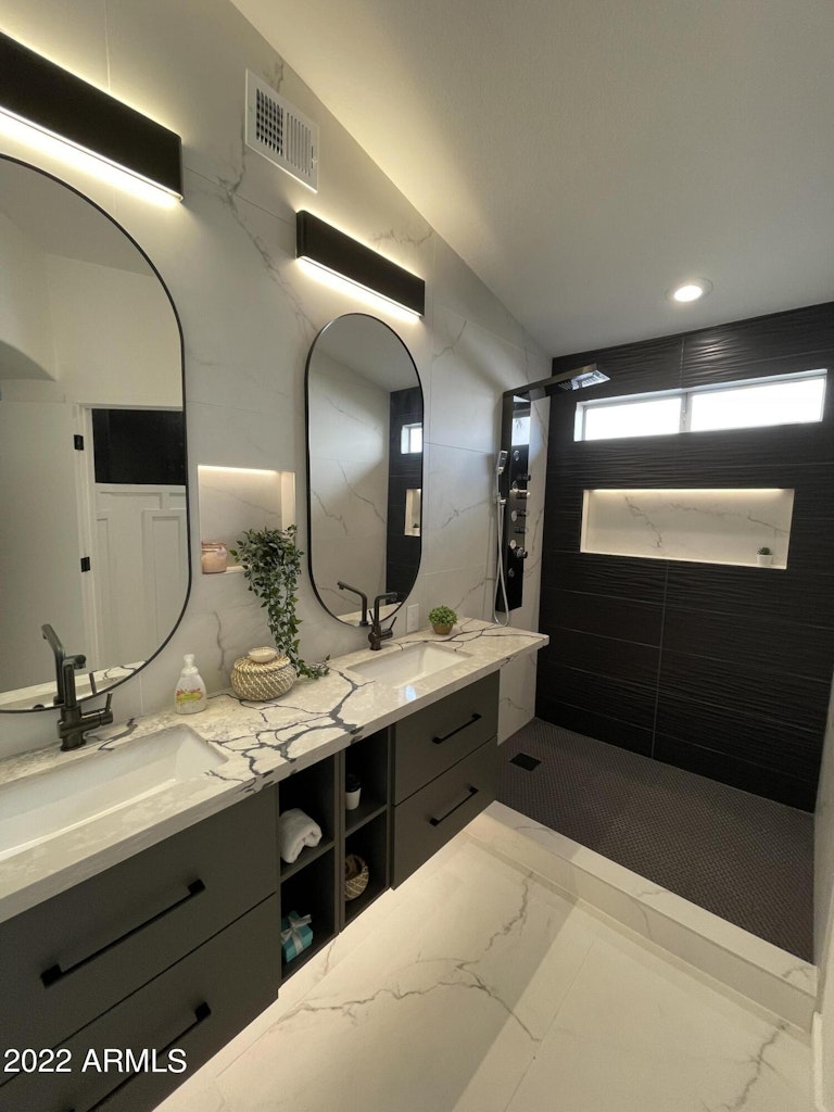 Photo 9 of 14 - 4629 E Hartford Ave, Phoenix, AZ 85032