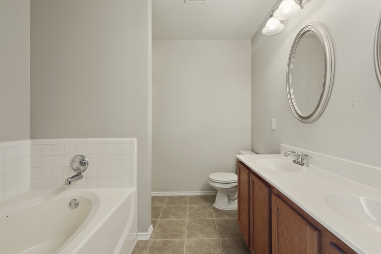 Photo 16 of 30 - 2100 Preston Trl, Forney, TX 75126