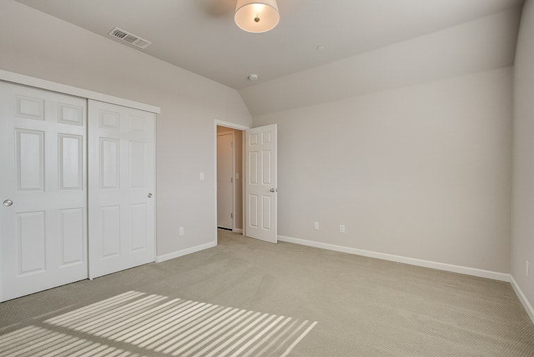Photo 27 of 34 - 6025 Belfast Way, Roseville, CA 95747