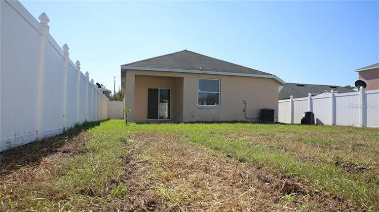 Photo 15 of 19 - 5841 Mariposa Cove Ln, Orlando, FL 32822