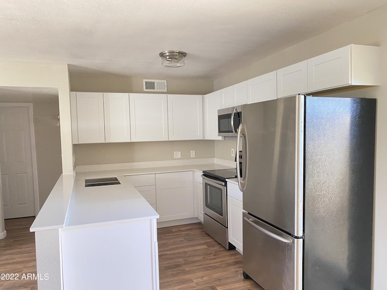 Photo 5 of 24 - 4514 W Maryland Ave, Glendale, AZ 85301