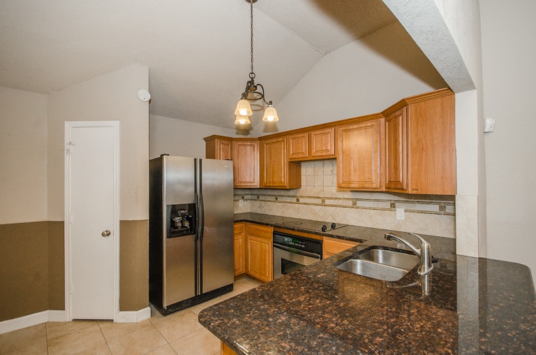 Photo 8 of 29 - 1819 Briar Creek Cir, Garland, TX 75044