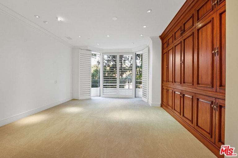 Photo 18 of 40 - 10601 Wilshire Blvd #404, Los Angeles, CA 90024