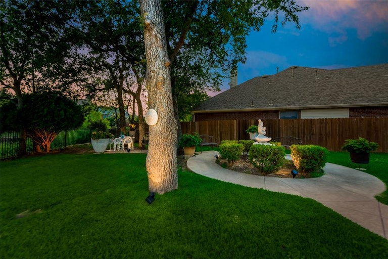 Photo 21 of 39 - 2608 Valencia Ln, Denton, TX 76210