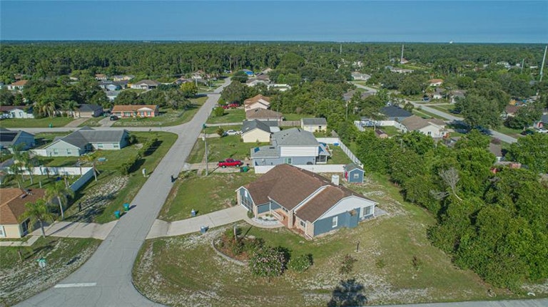 Photo 10 of 51 - 2860 Flynn St, Deltona, FL 32738
