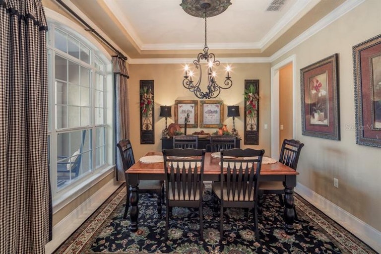 Photo 9 of 25 - 605 Whisper Woods Dr, Lakeland, FL 33813