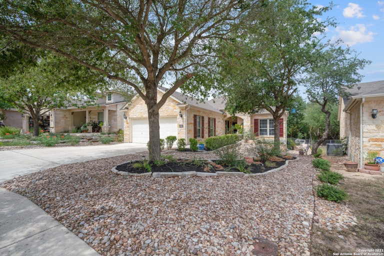 Photo 2 of 32 - 12543 Cascade Hls, San Antonio, TX 78253