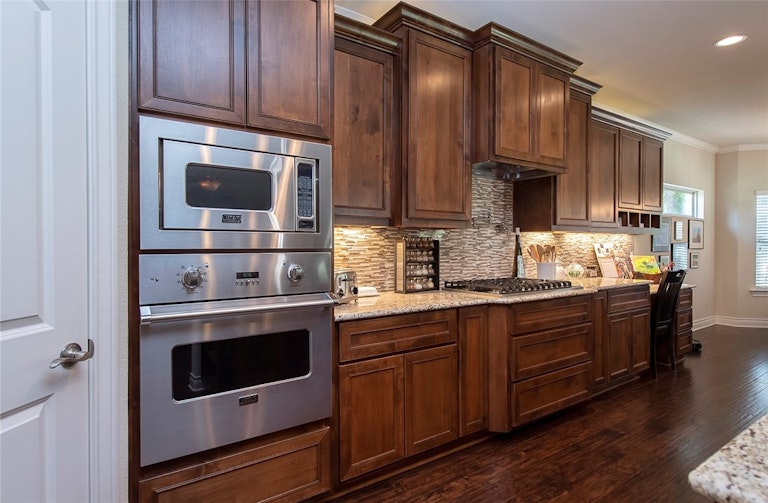 Photo 4 of 16 - 608 Caprock Canyon Trl, Georgetown, TX 78633