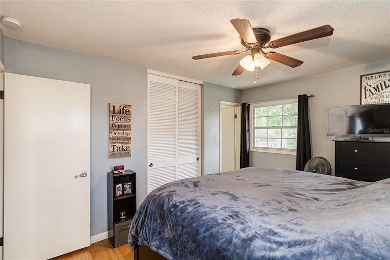 Photo 23 of 33 - 5427 Harbor Dr W, Lakeland, FL 33809